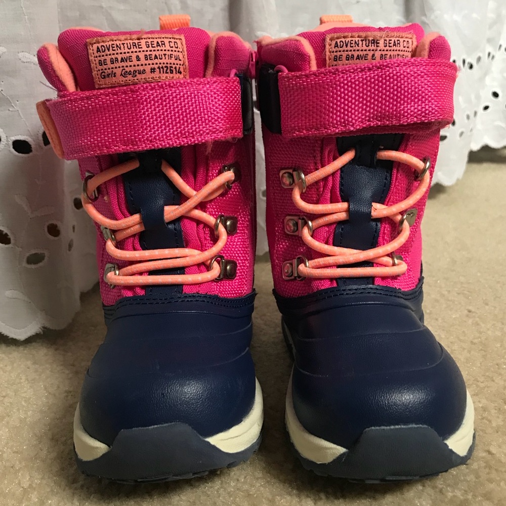 Carters Girls Snow Boots size 8